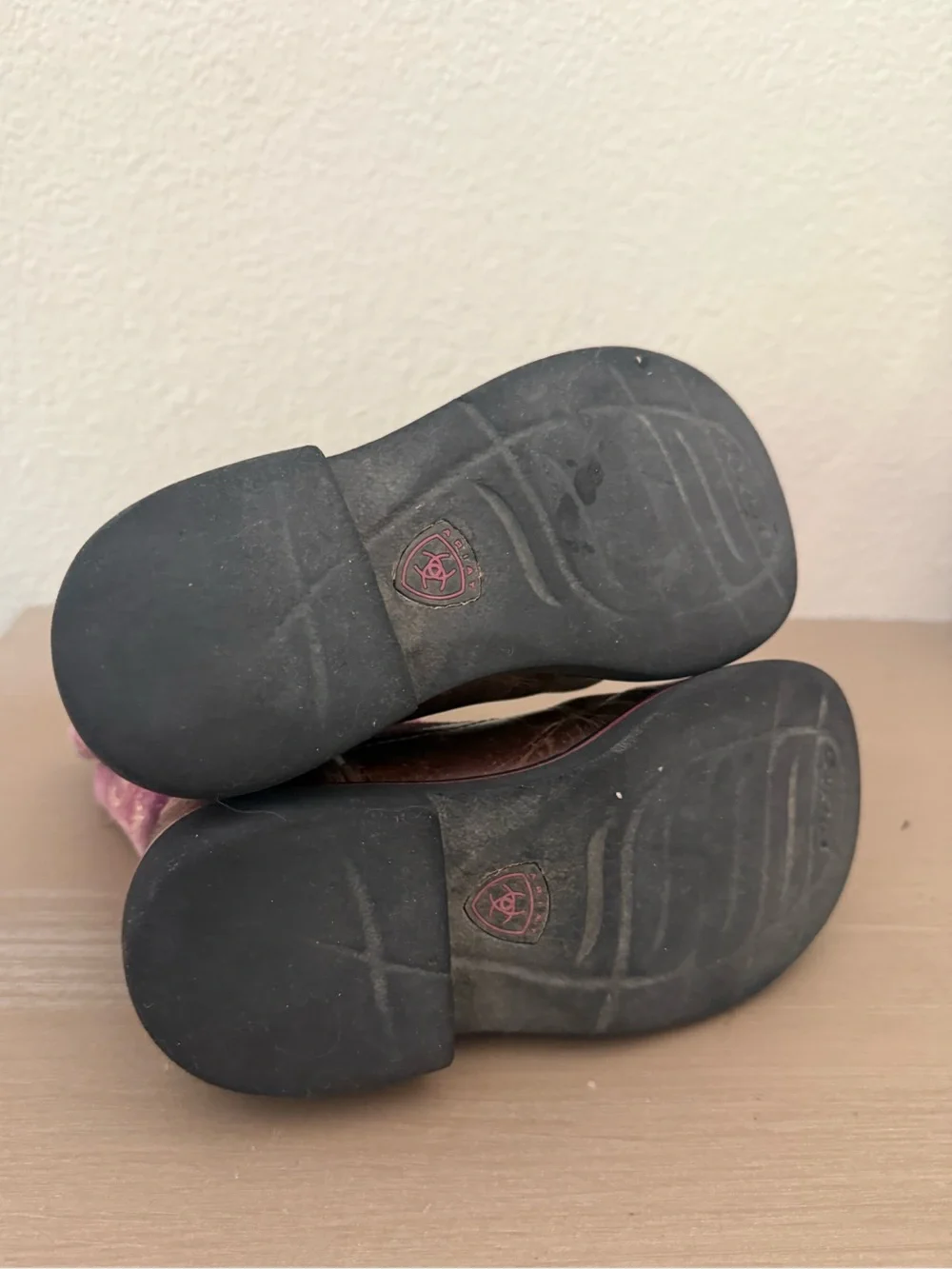 Ariat fatbaby thunderbird